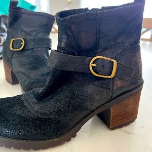 Lucky brand distressed suede/leather lug sole black booties size 8 1/2